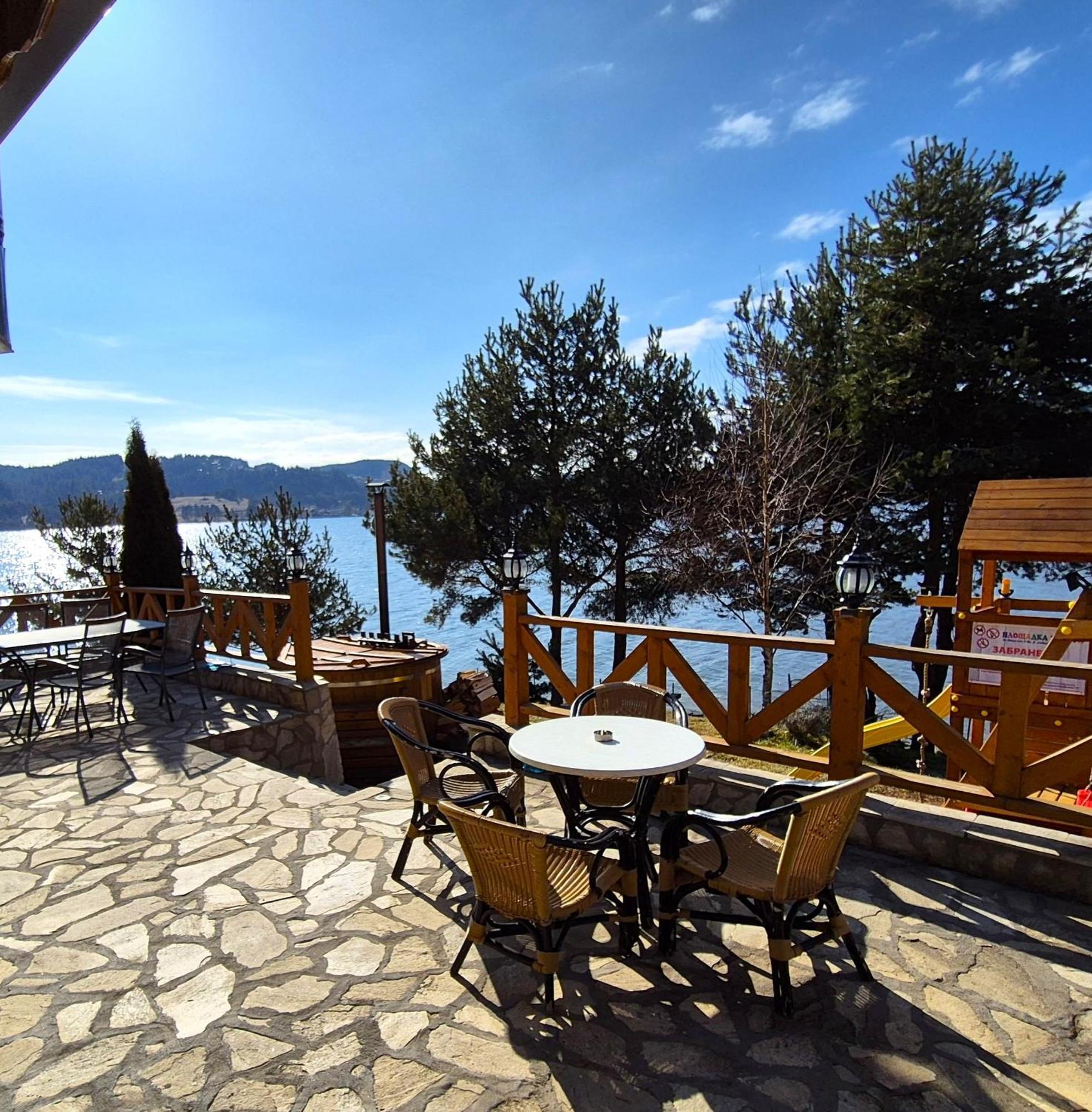 Divna Guest House Doszpat Kültér fotó